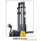 GYALOGVEZERLÉSŰ TARGONCA