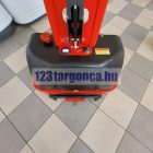 Önfelrakó, önbeemelő félelektromos targonca. 500 kg 1500 mm emelésre képes