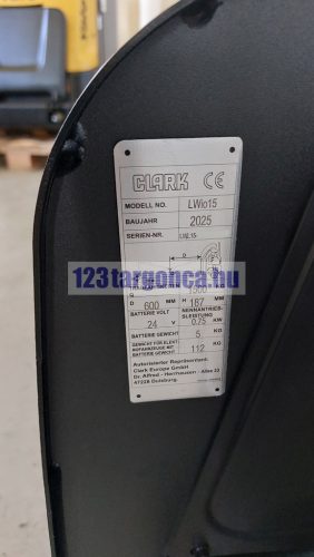 LWio15 gyártói adattábla CE jelöléssel a gép oldalán