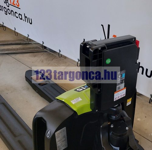 LWio15 kivehető Li-Ion akkumulátora a gép tetején